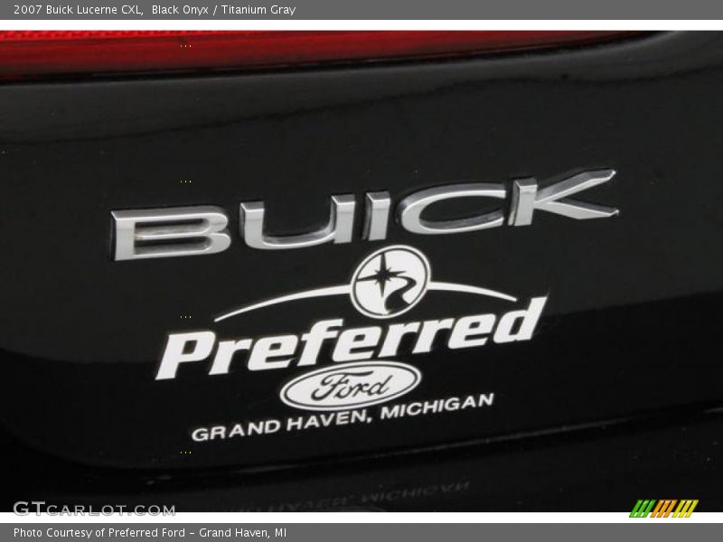 Black Onyx / Titanium Gray 2007 Buick Lucerne CXL