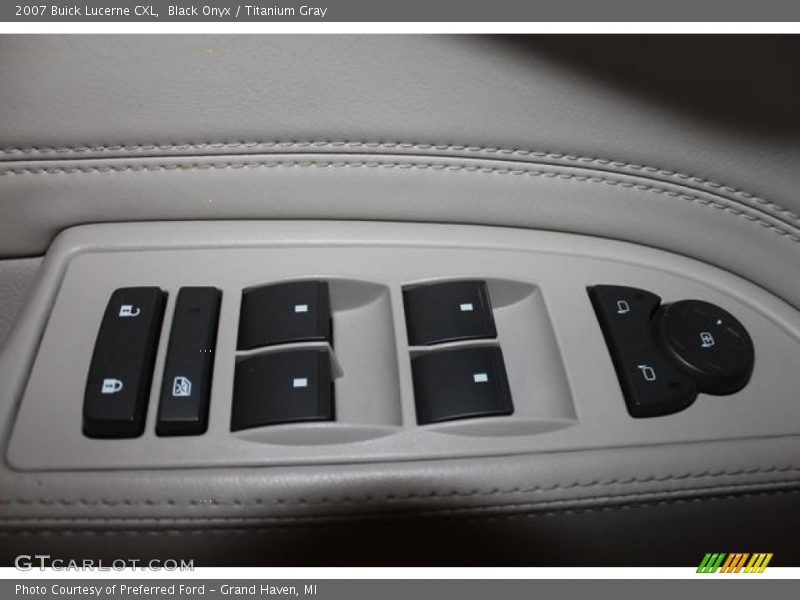 Black Onyx / Titanium Gray 2007 Buick Lucerne CXL