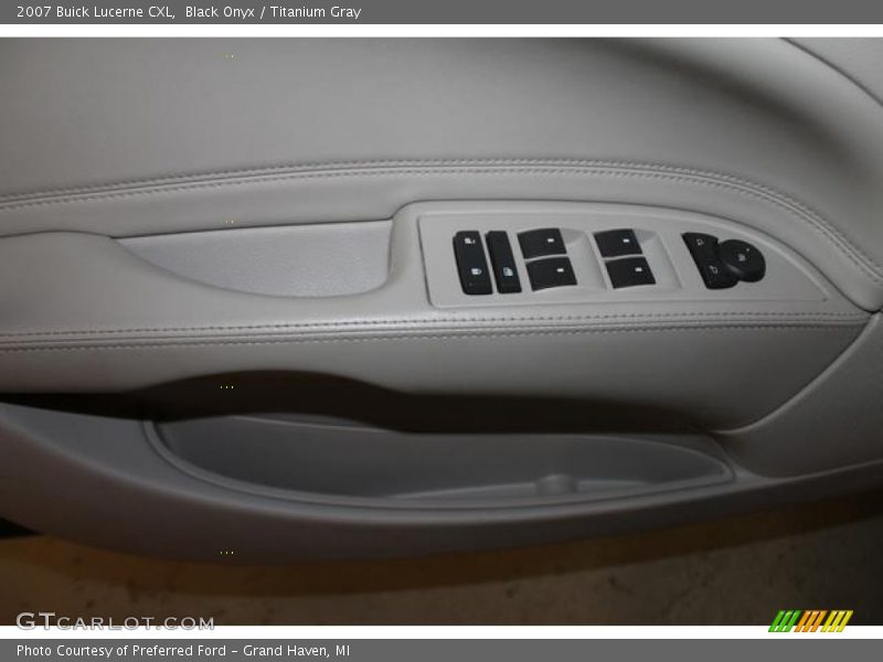 Black Onyx / Titanium Gray 2007 Buick Lucerne CXL