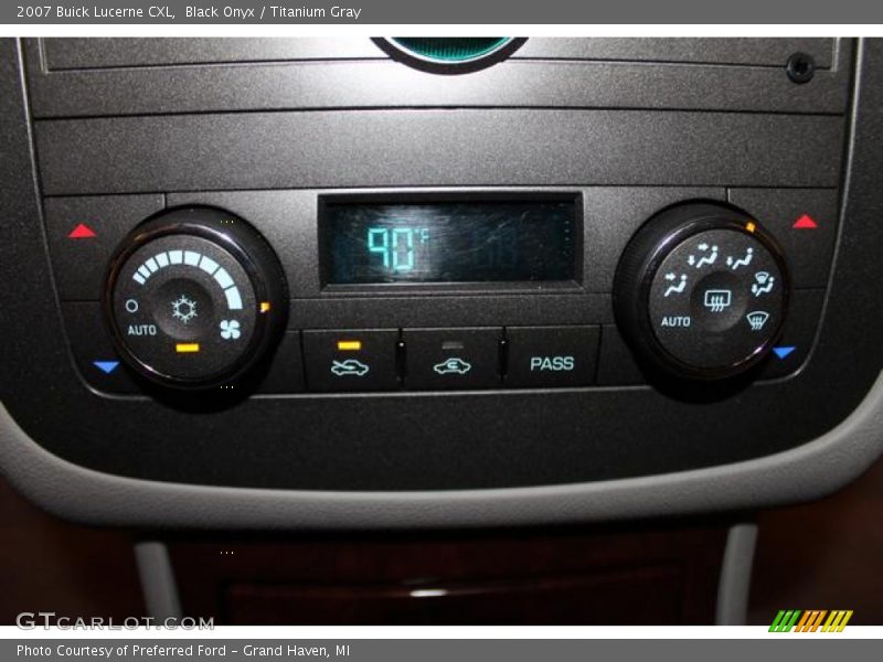 Black Onyx / Titanium Gray 2007 Buick Lucerne CXL