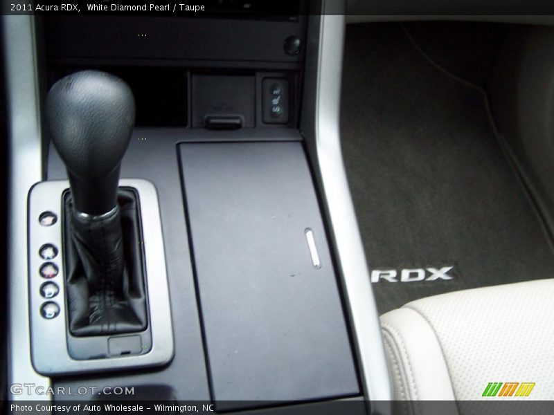 White Diamond Pearl / Taupe 2011 Acura RDX