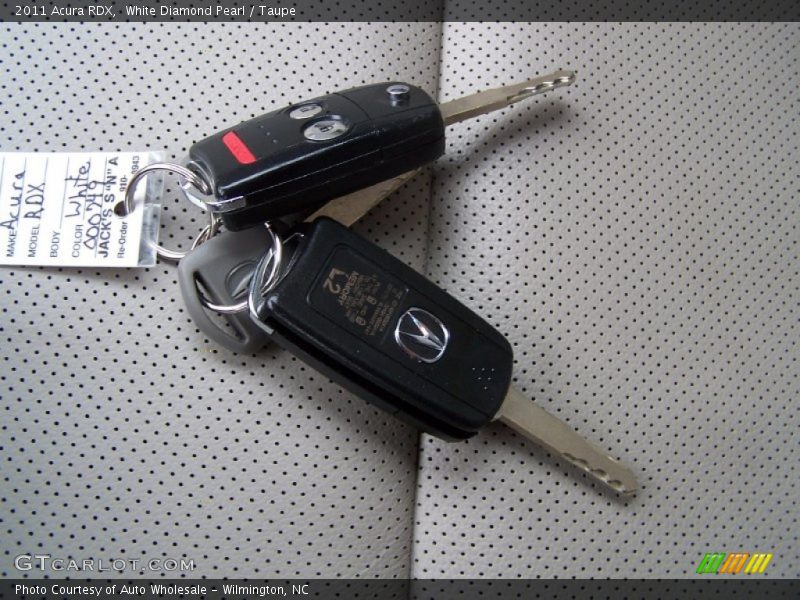 White Diamond Pearl / Taupe 2011 Acura RDX