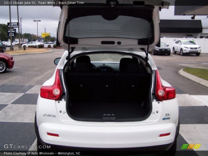 Pearl White / Black/Silver Trim 2013 Nissan Juke SV