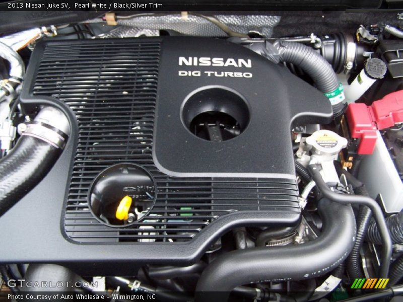 Pearl White / Black/Silver Trim 2013 Nissan Juke SV
