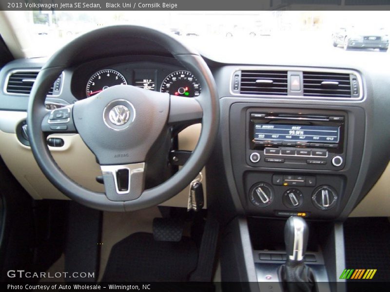 Black Uni / Cornsilk Beige 2013 Volkswagen Jetta SE Sedan