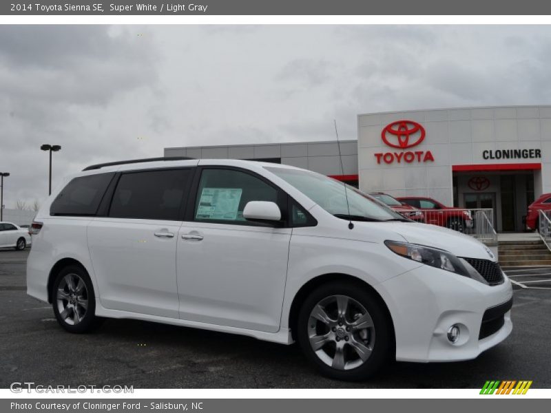 Super White / Light Gray 2014 Toyota Sienna SE