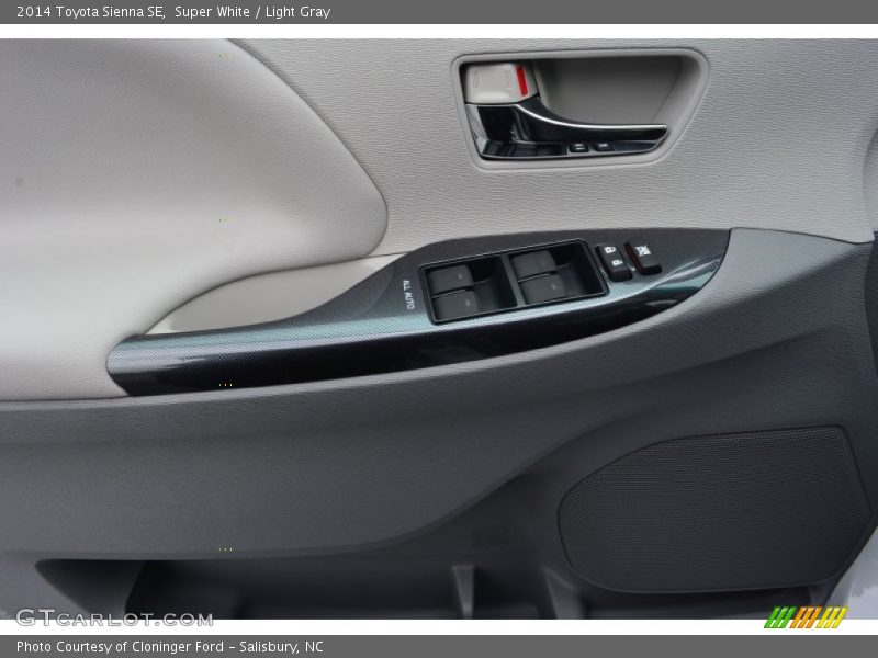 Super White / Light Gray 2014 Toyota Sienna SE