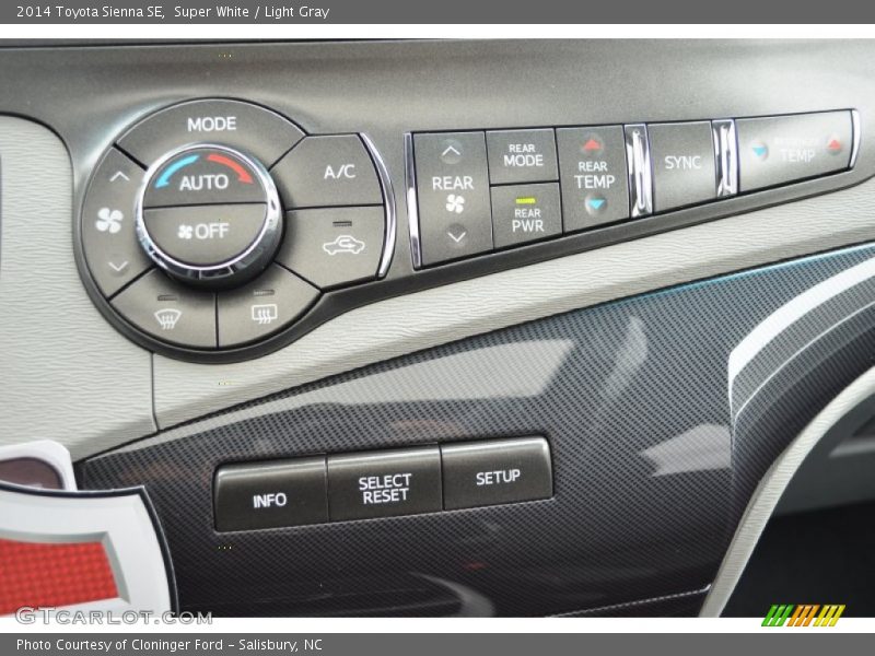 Controls of 2014 Sienna SE