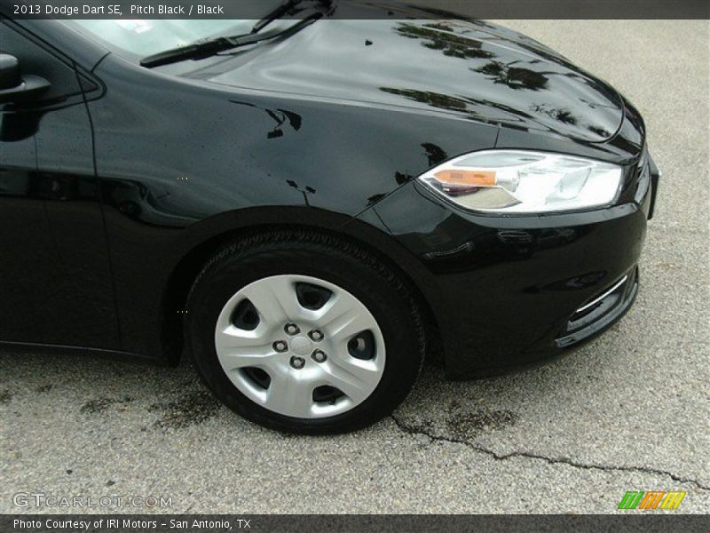 Pitch Black / Black 2013 Dodge Dart SE