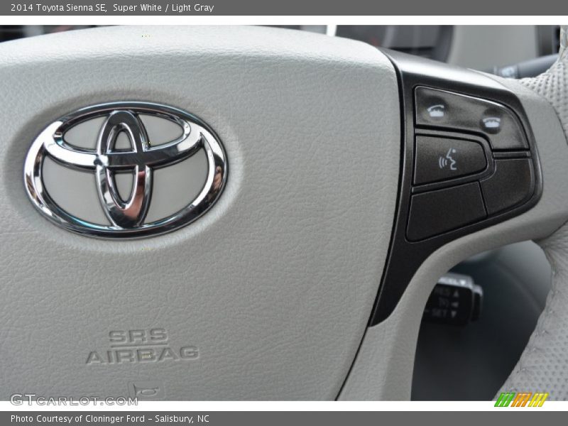 Super White / Light Gray 2014 Toyota Sienna SE