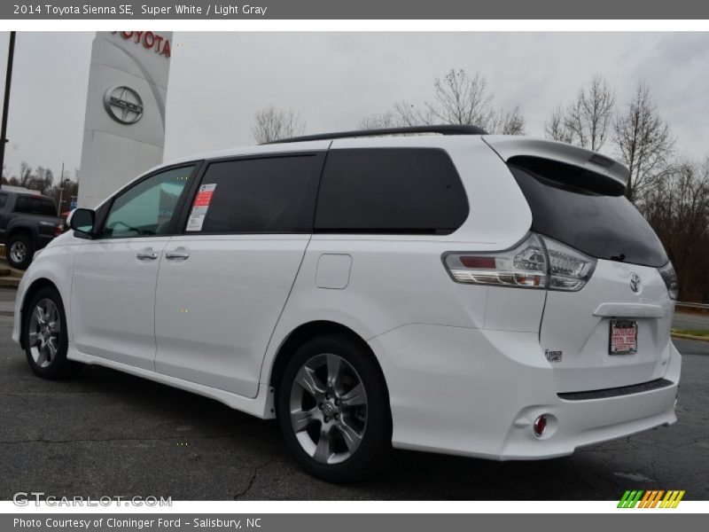 Super White / Light Gray 2014 Toyota Sienna SE