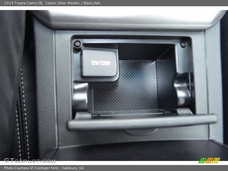 Classic Silver Metallic / Black/Ash 2014 Toyota Camry SE
