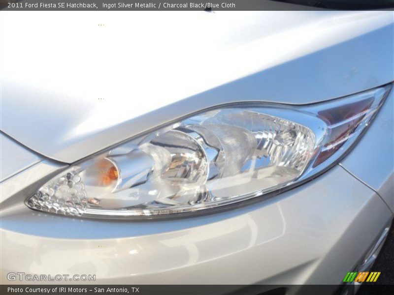 Ingot Silver Metallic / Charcoal Black/Blue Cloth 2011 Ford Fiesta SE Hatchback