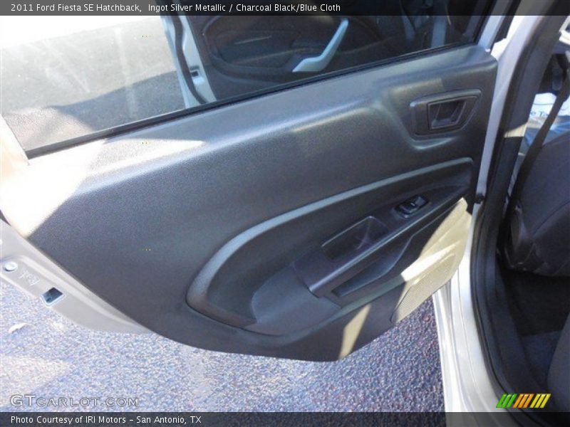 Ingot Silver Metallic / Charcoal Black/Blue Cloth 2011 Ford Fiesta SE Hatchback