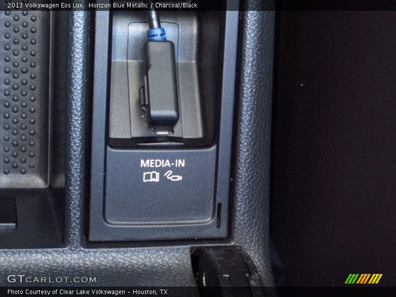 Horizon Blue Metallic / Charcoal/Black 2013 Volkswagen Eos Lux