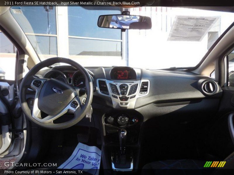 Ingot Silver Metallic / Charcoal Black/Blue Cloth 2011 Ford Fiesta SE Hatchback
