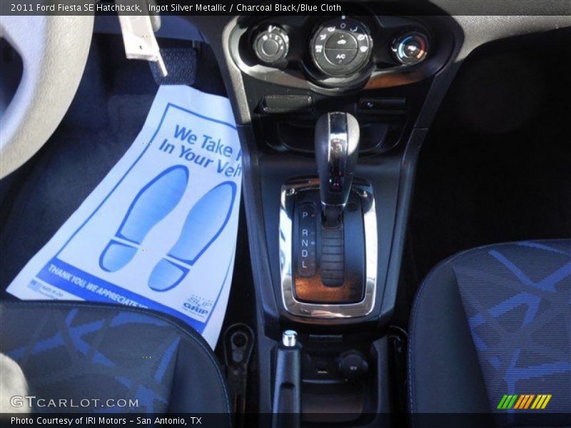 Ingot Silver Metallic / Charcoal Black/Blue Cloth 2011 Ford Fiesta SE Hatchback