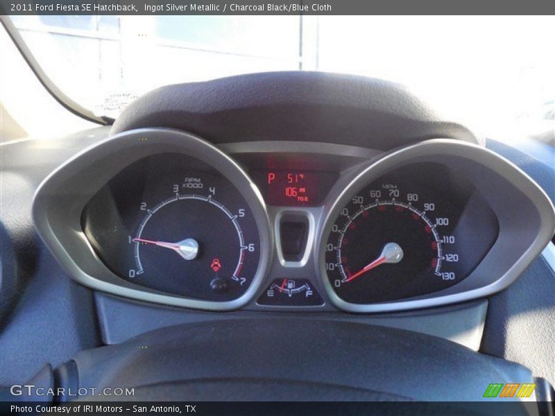 Ingot Silver Metallic / Charcoal Black/Blue Cloth 2011 Ford Fiesta SE Hatchback