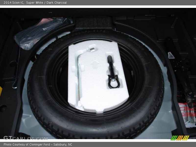Super White / Dark Charcoal 2014 Scion tC
