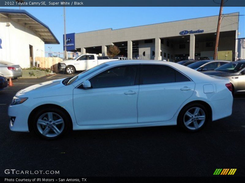 Super White / Black 2012 Toyota Camry SE