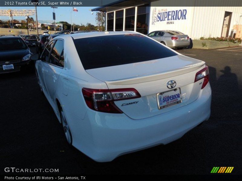 Super White / Black 2012 Toyota Camry SE