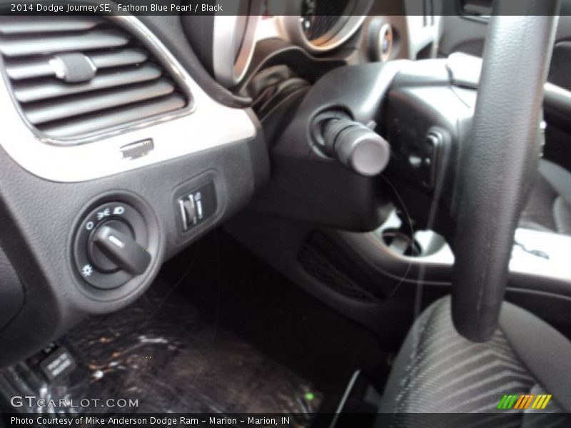 Fathom Blue Pearl / Black 2014 Dodge Journey SE