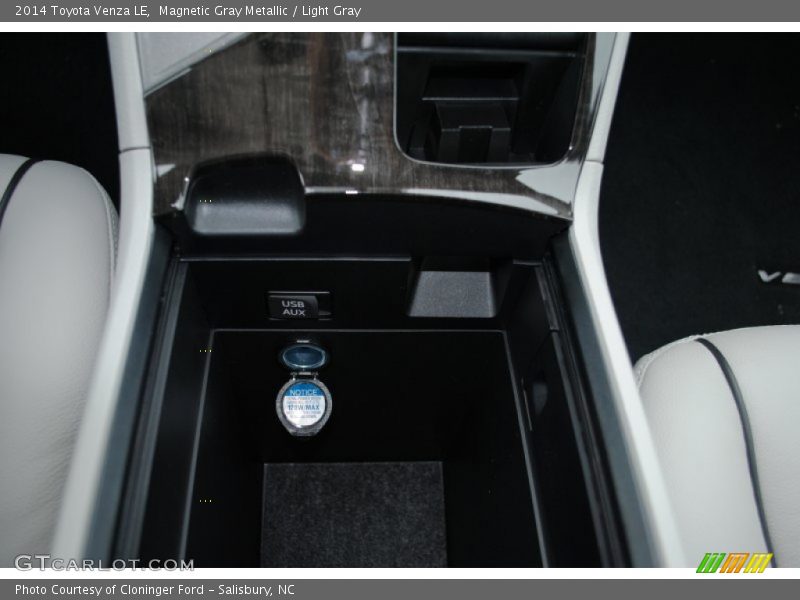 Magnetic Gray Metallic / Light Gray 2014 Toyota Venza LE