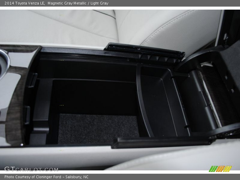 Magnetic Gray Metallic / Light Gray 2014 Toyota Venza LE