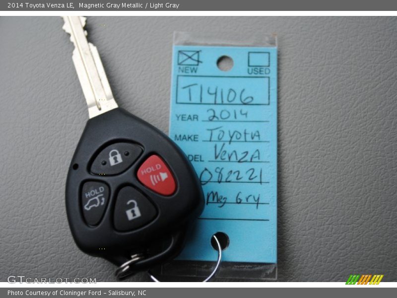 Magnetic Gray Metallic / Light Gray 2014 Toyota Venza LE