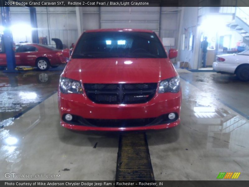 Redline 2-Coat Pearl / Black/Light Graystone 2014 Dodge Grand Caravan SXT