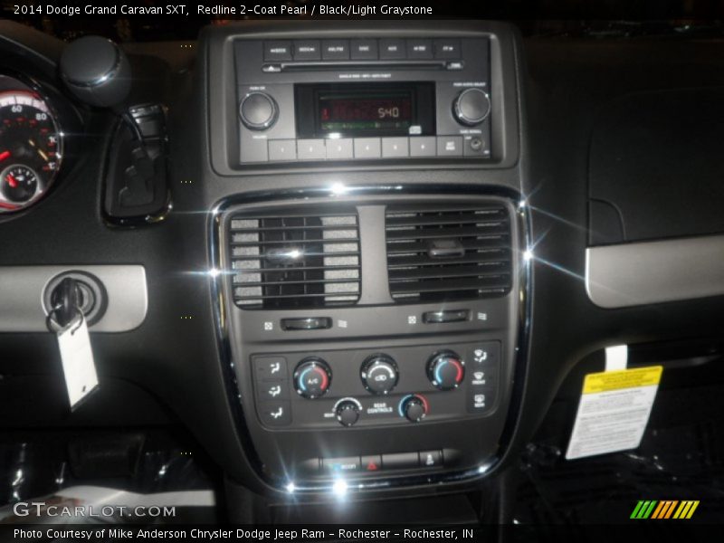 Redline 2-Coat Pearl / Black/Light Graystone 2014 Dodge Grand Caravan SXT