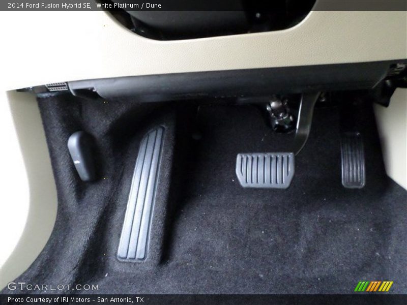 White Platinum / Dune 2014 Ford Fusion Hybrid SE