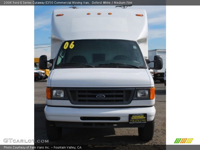 Oxford White / Medium Flint 2006 Ford E Series Cutaway E350 Commercial Moving Van