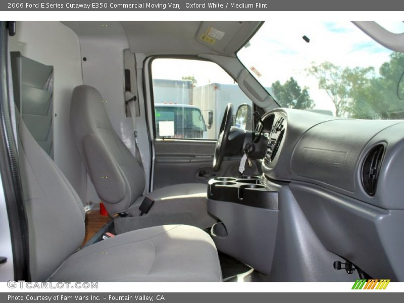 Oxford White / Medium Flint 2006 Ford E Series Cutaway E350 Commercial Moving Van