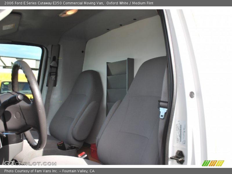 Oxford White / Medium Flint 2006 Ford E Series Cutaway E350 Commercial Moving Van
