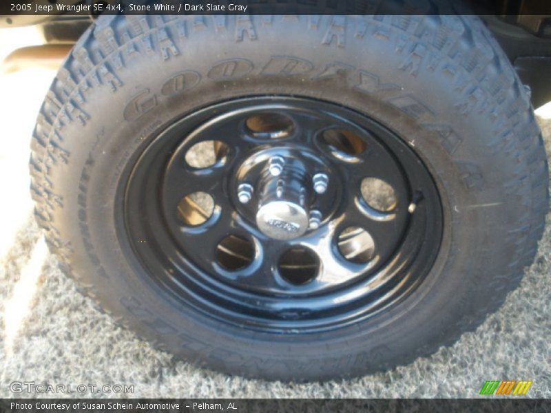Stone White / Dark Slate Gray 2005 Jeep Wrangler SE 4x4