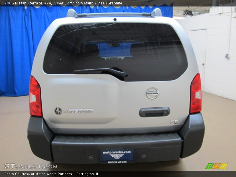 Silver Lightning Metallic / Steel/Graphite 2006 Nissan Xterra SE 4x4
