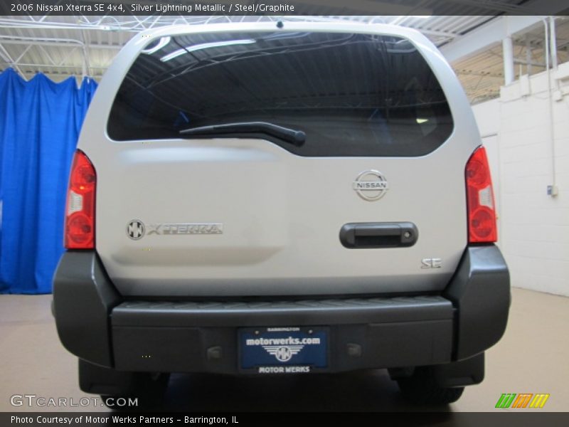 Silver Lightning Metallic / Steel/Graphite 2006 Nissan Xterra SE 4x4
