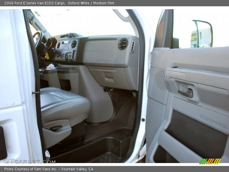 Oxford White / Medium Flint 2009 Ford E Series Van E150 Cargo
