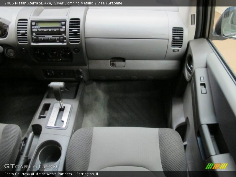 Silver Lightning Metallic / Steel/Graphite 2006 Nissan Xterra SE 4x4