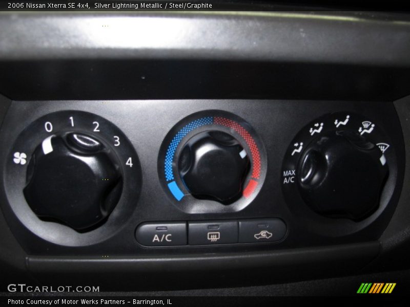 Silver Lightning Metallic / Steel/Graphite 2006 Nissan Xterra SE 4x4