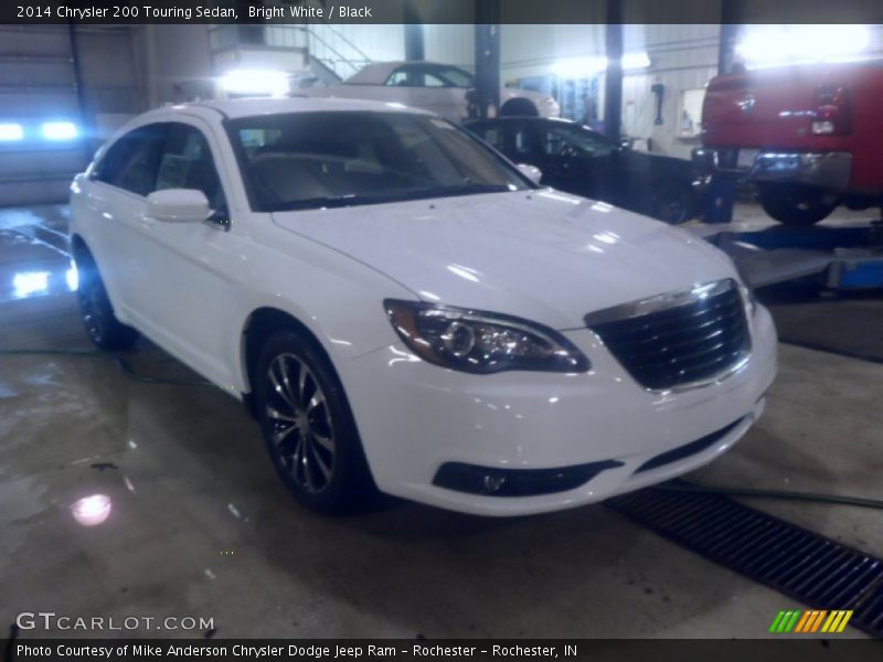 Bright White / Black 2014 Chrysler 200 Touring Sedan
