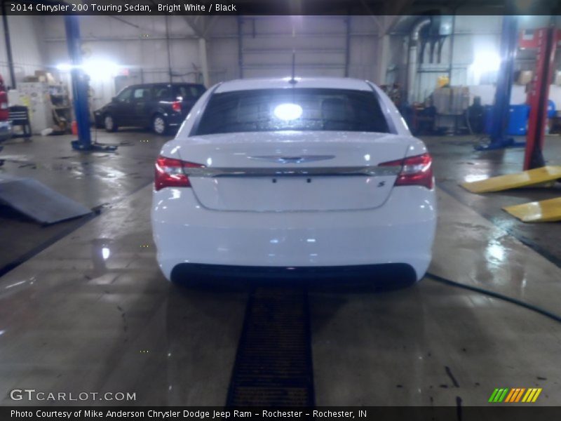 Bright White / Black 2014 Chrysler 200 Touring Sedan