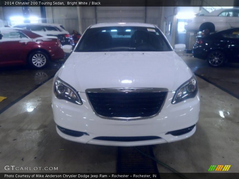 Bright White / Black 2014 Chrysler 200 Touring Sedan