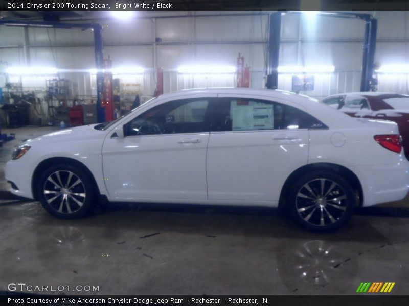 Bright White / Black 2014 Chrysler 200 Touring Sedan