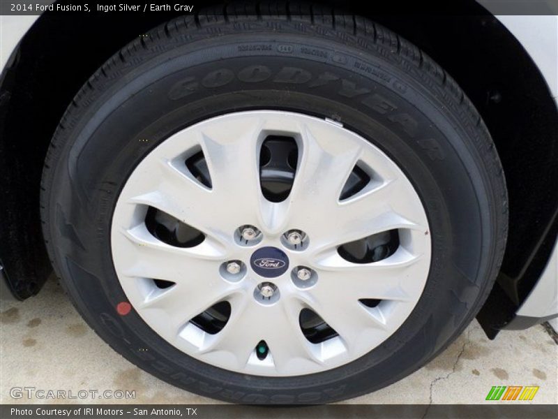 Ingot Silver / Earth Gray 2014 Ford Fusion S