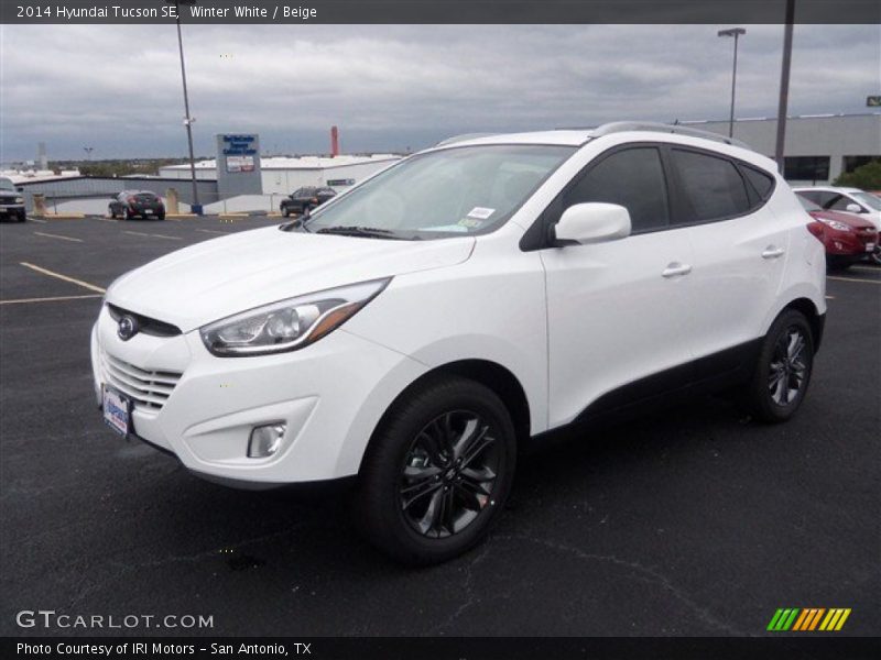 Winter White / Beige 2014 Hyundai Tucson SE