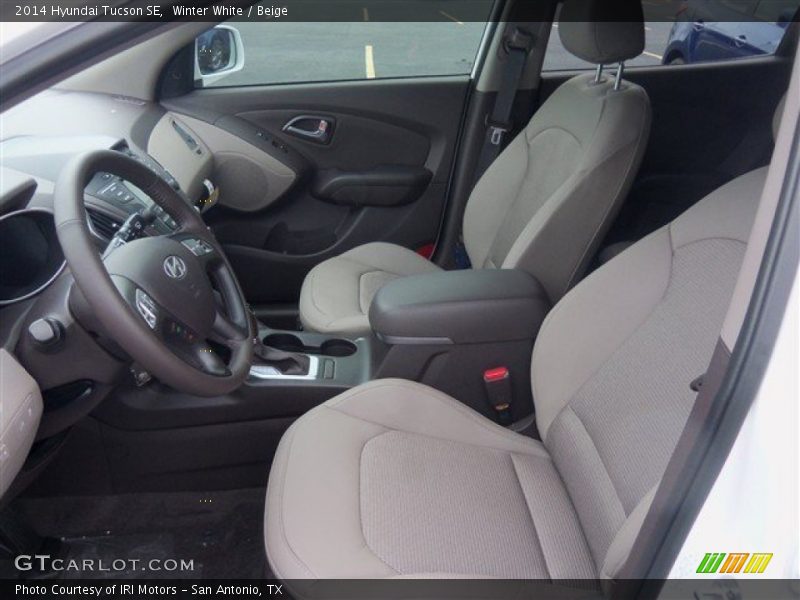Winter White / Beige 2014 Hyundai Tucson SE