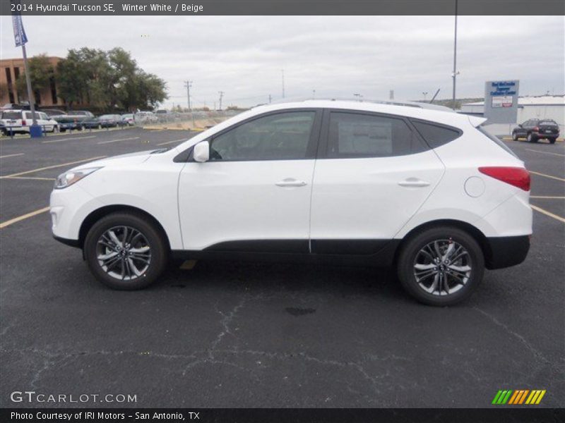 Winter White / Beige 2014 Hyundai Tucson SE