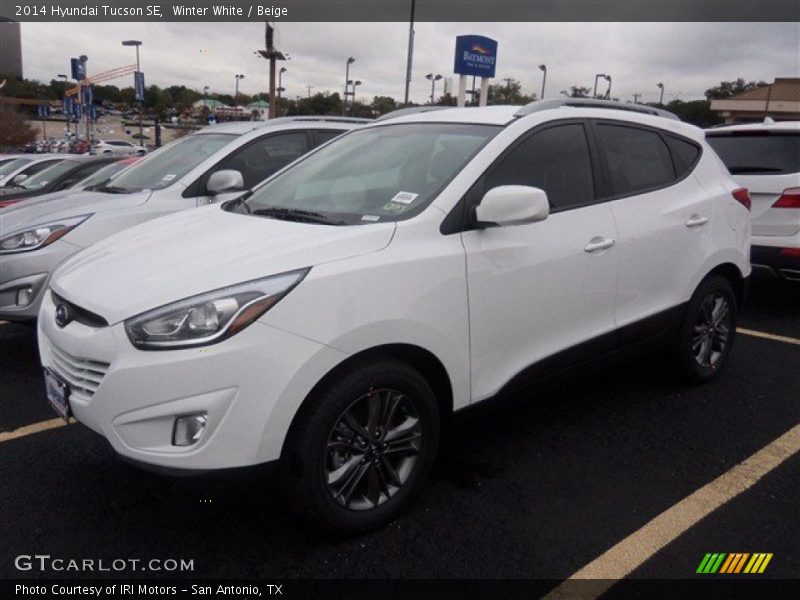 Winter White / Beige 2014 Hyundai Tucson SE